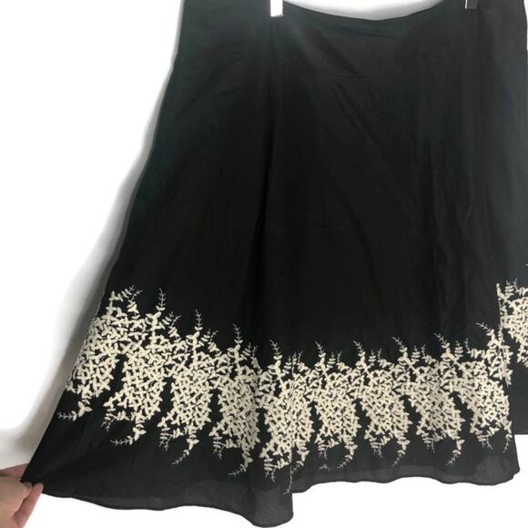 Covington Floral Embroidered A Line Skirt Black 18 - Picture 3 of 7